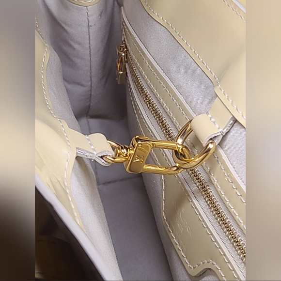 LOUIS VUITTON AUTHENTIC MONOGRAM VERNIS WILSHIRE PM STYLE M91452 IN BLANC CORAIL - Picture 9 of 15